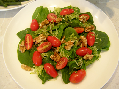 Spinach and Tomato Salad with Walnuts and Grated Zucchini