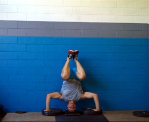 Kipping Handstand Shoulder Pushup - Jarrod Smith - CrossFit